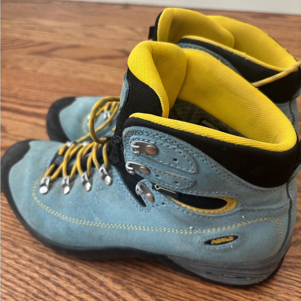 Asolo Women's Blue Yellow Hiking Boots 7.5 Gortex Vibram Excellent condition